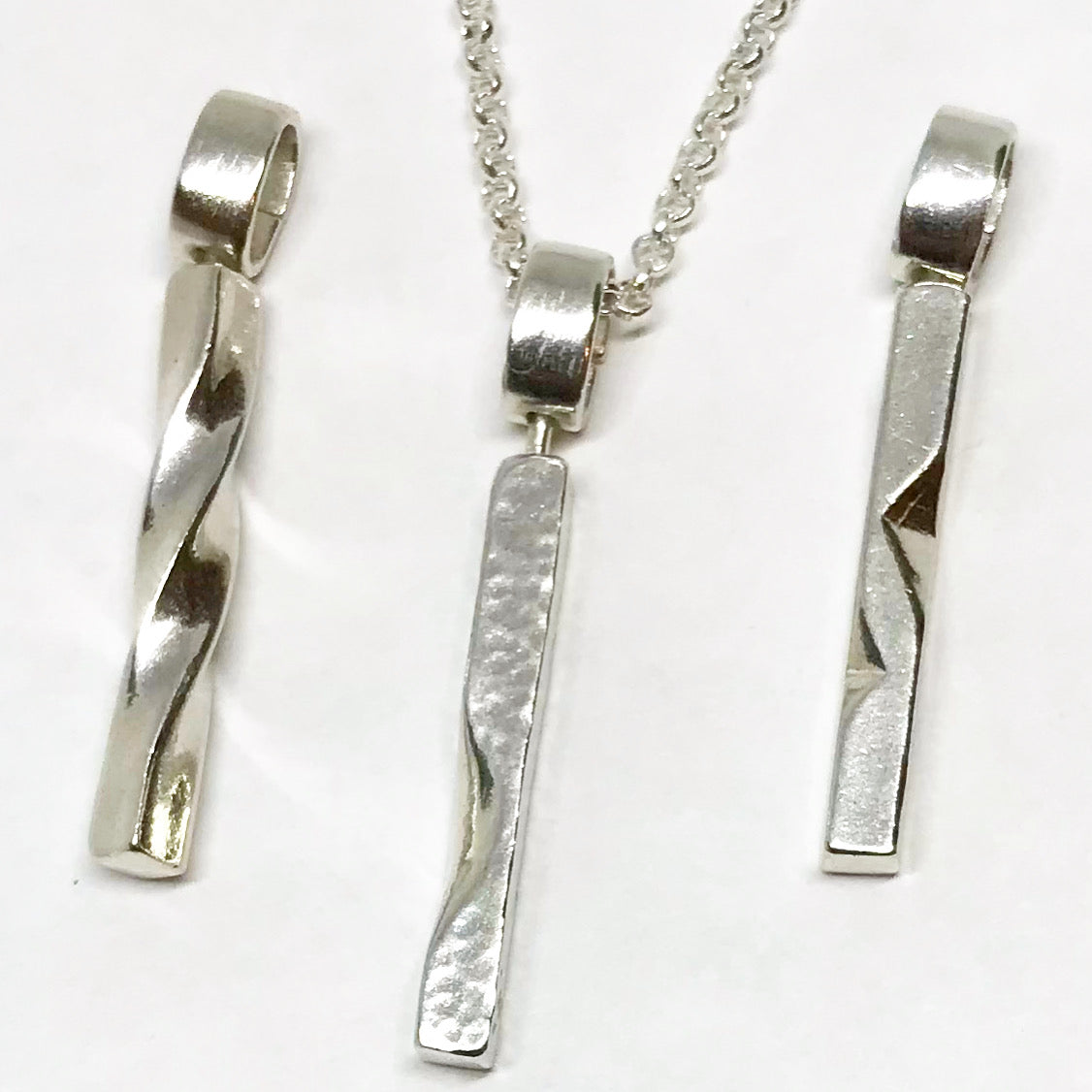 Unwind Pillar: Sterling Silver Necklace