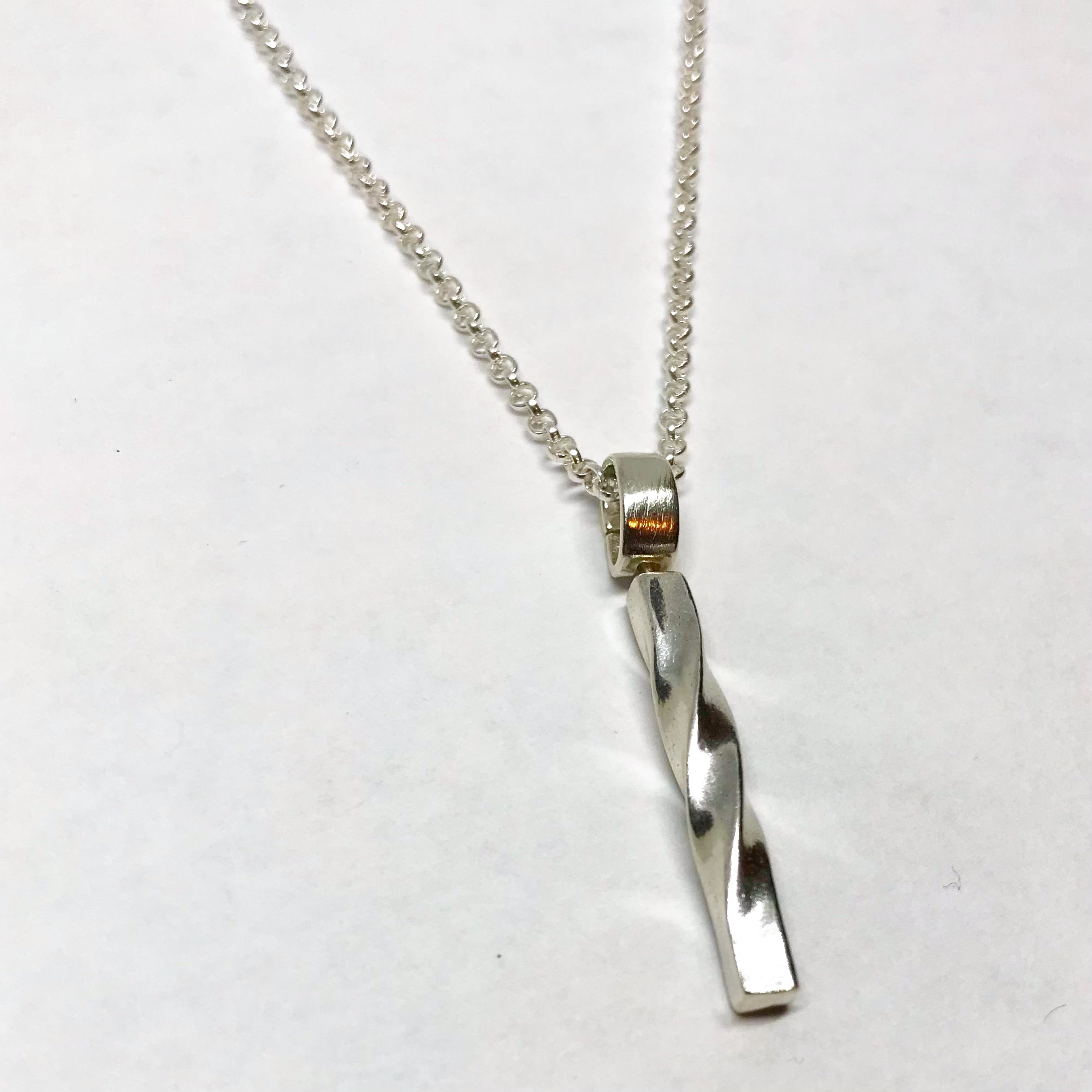 Unwind Pillar: Sterling Silver Necklace